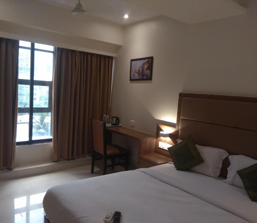 Hotel West Blue Mumbai Exteriör bild