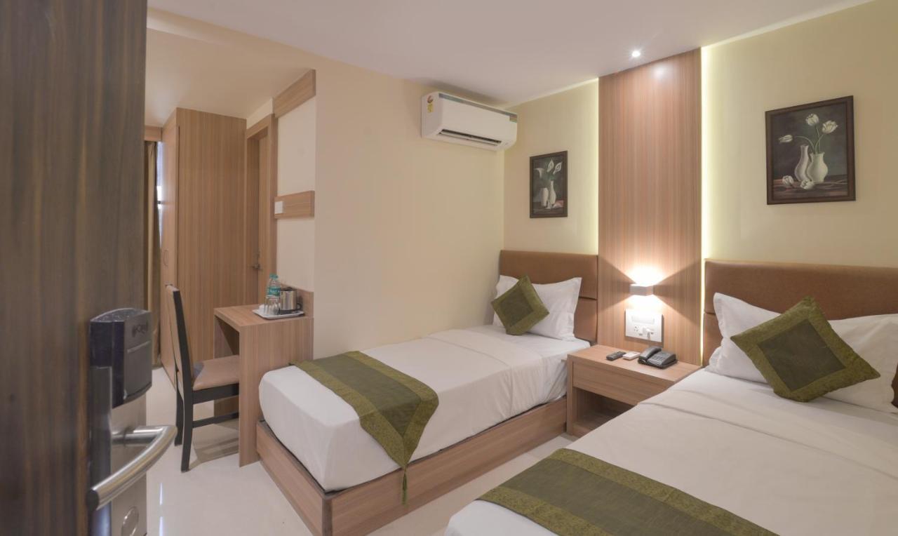 Hotel West Blue Mumbai Exteriör bild