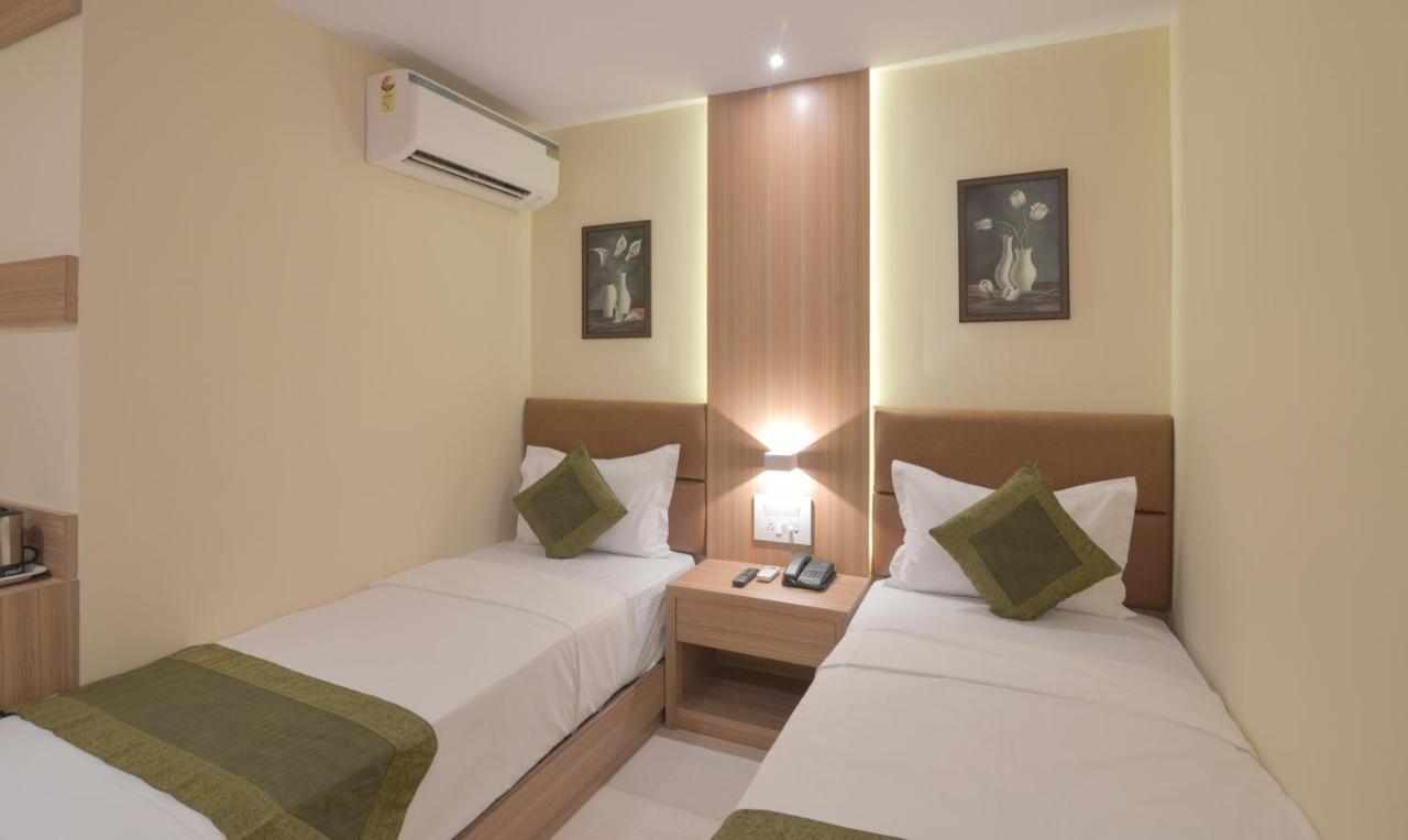 Hotel West Blue Mumbai Exteriör bild